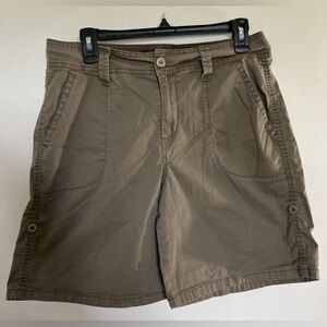 5/$15 Gloria Vanderbilt shorts